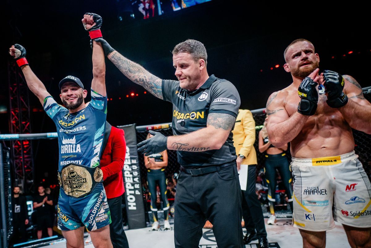 Marc Goddard řídil zápas Machmuda Muradova a Patrika Kincla.