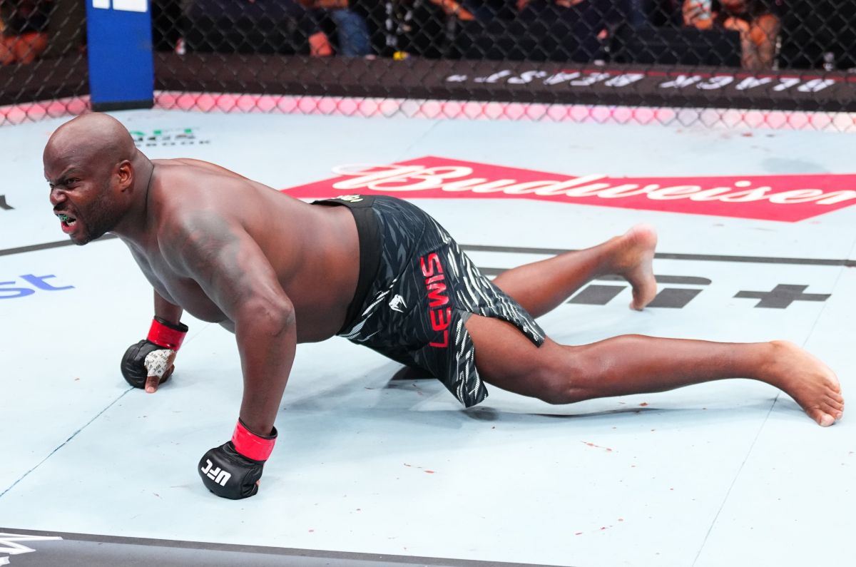 Derrick Lewis po výhře...