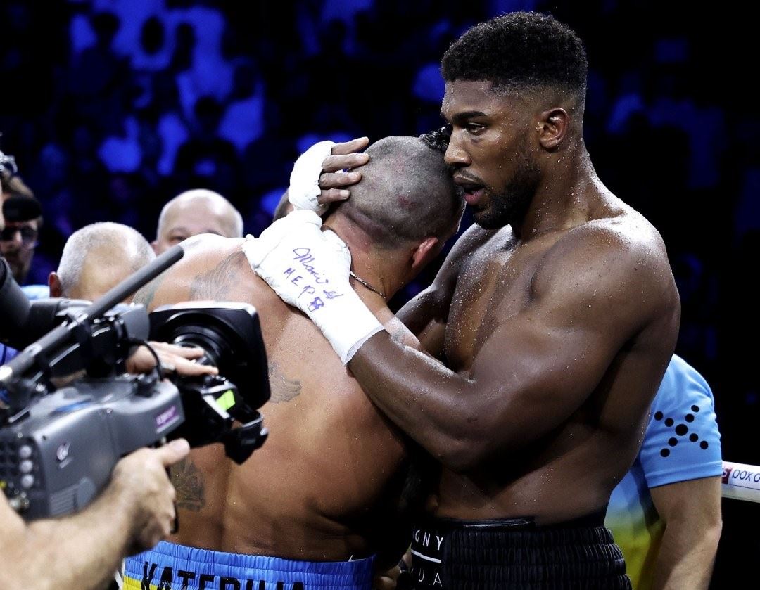 Anthony Joshua padl, Usyk ho porazil už dvakrát.