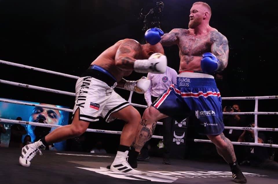 Hafthor Björnsson zažil na vlastní kůži druhý boxerský zápas. Vážil 152 kilo!