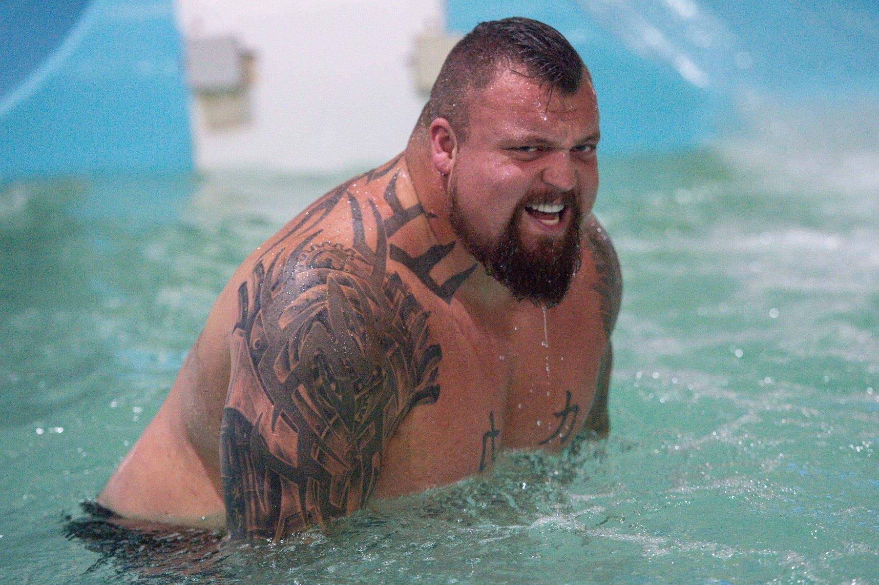 Eddie Hall se umí rozparádit.