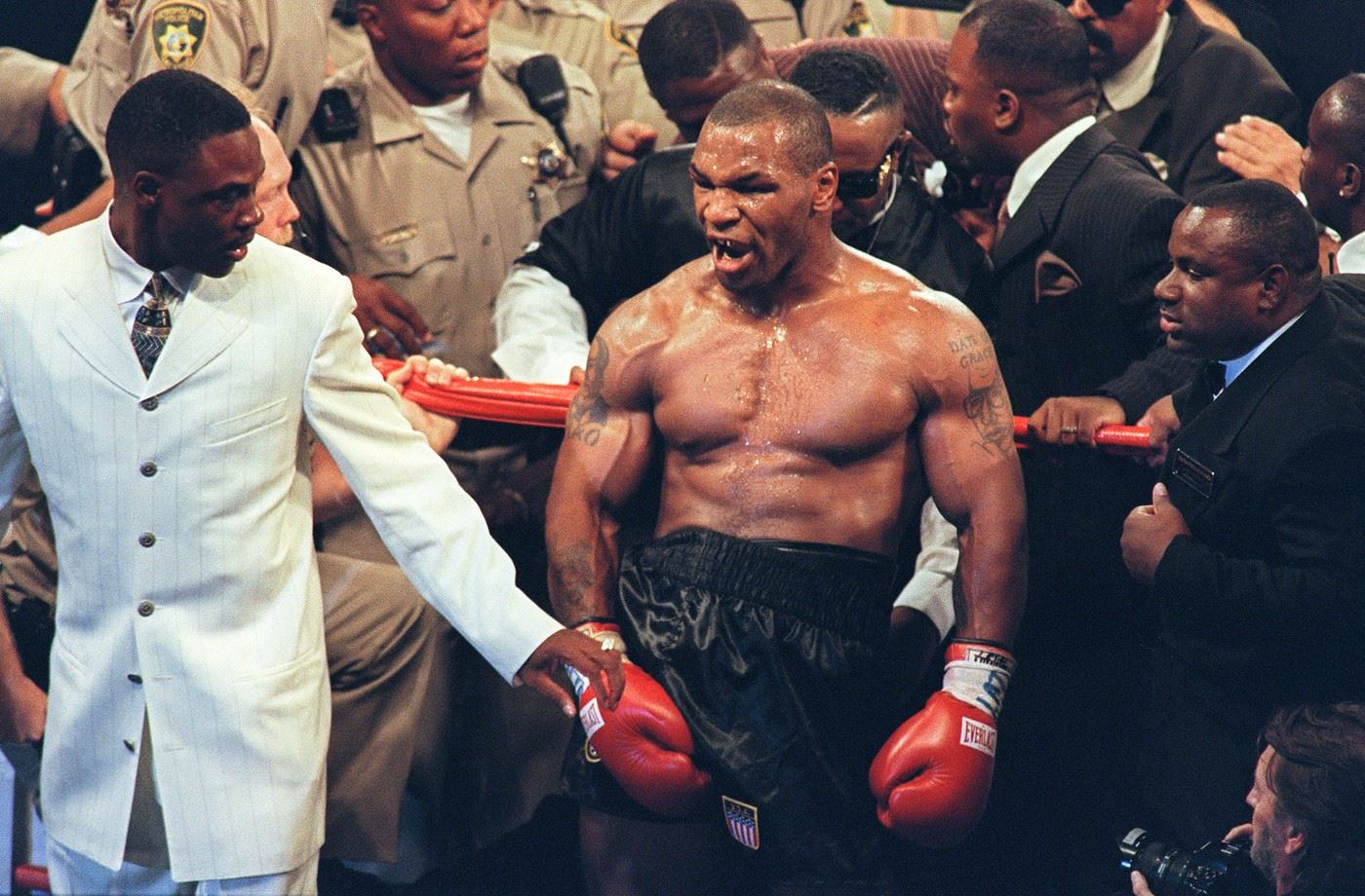 Mike Tyson v dobách největší slávy.