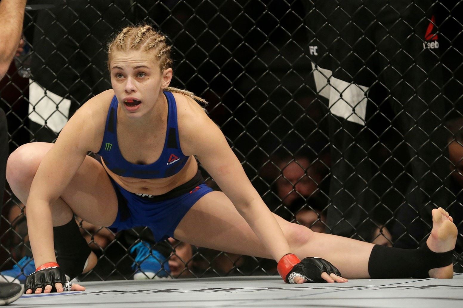 Paige VanZant v UFC. A před operací. 