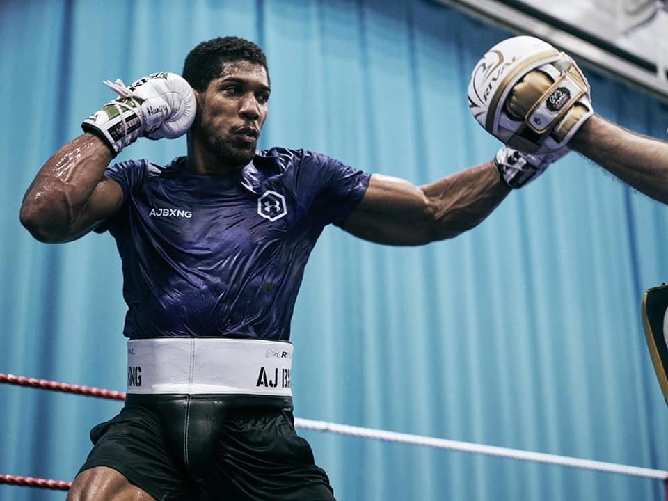 Anthony Joshua v plném tréninku...