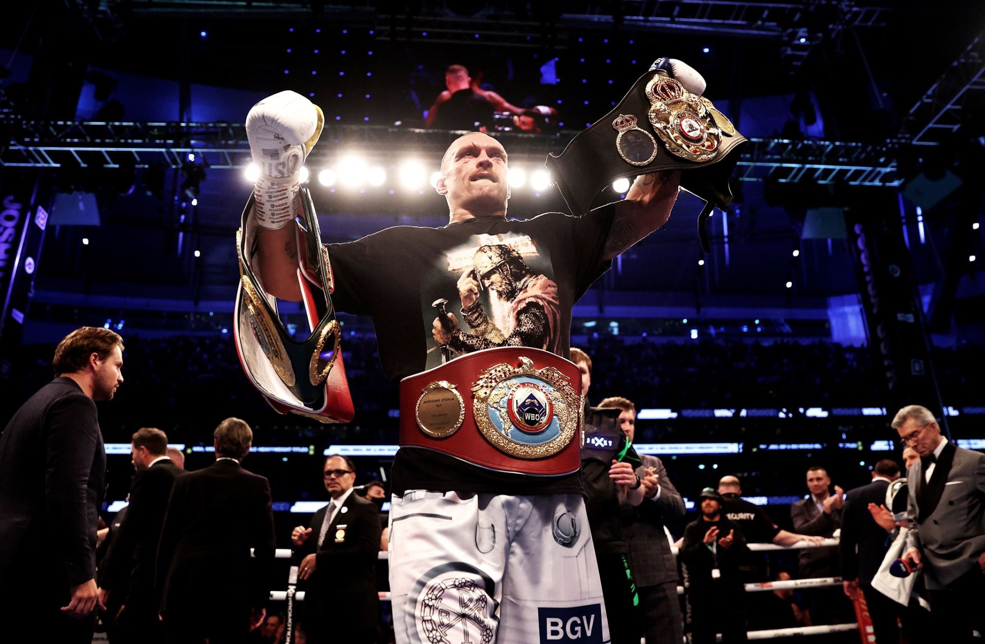 Boxerský šampion Usyk šel podpořit Ukrajinu.