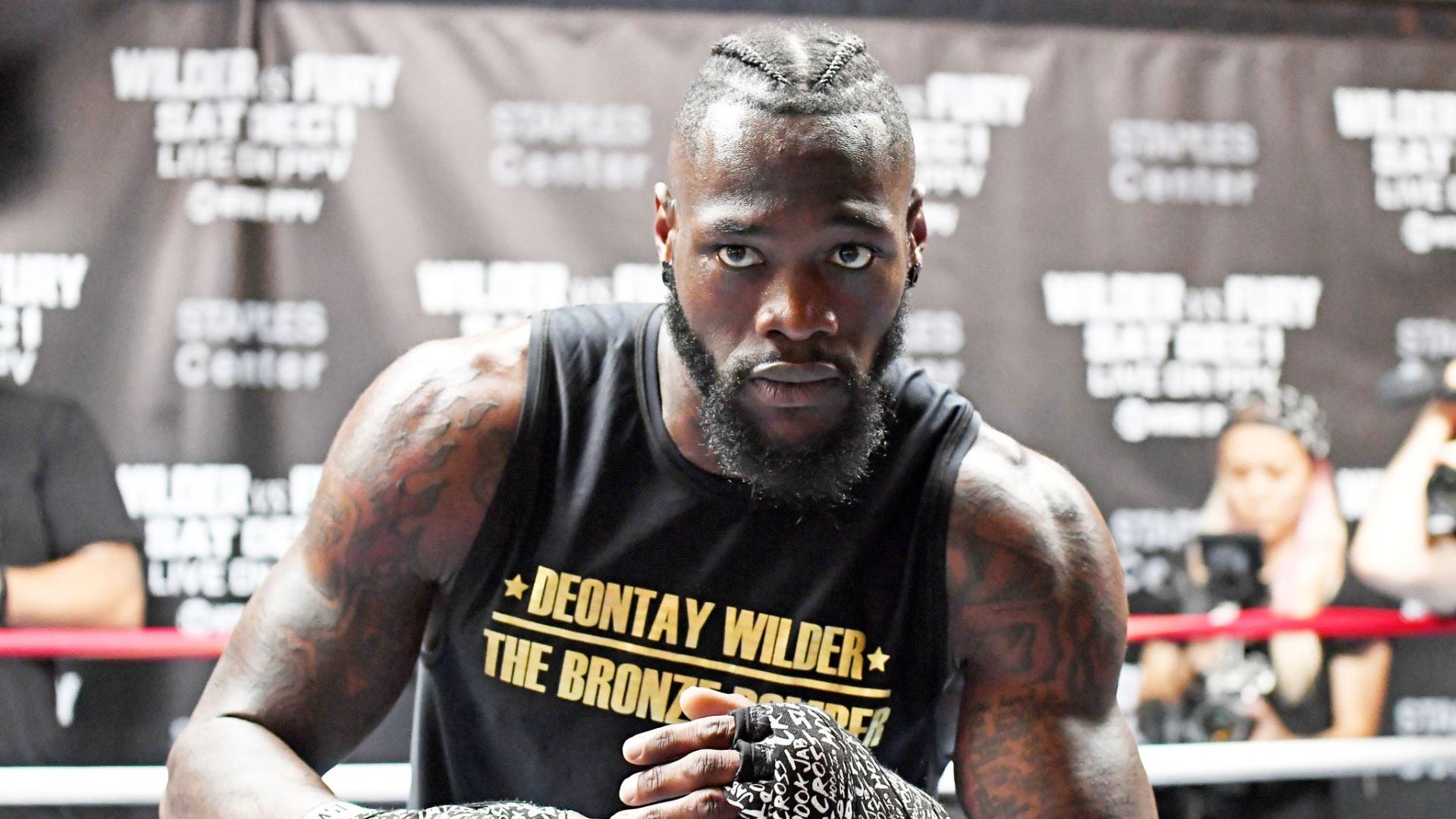 Deontay Wilder hodně hrozí soupeři.