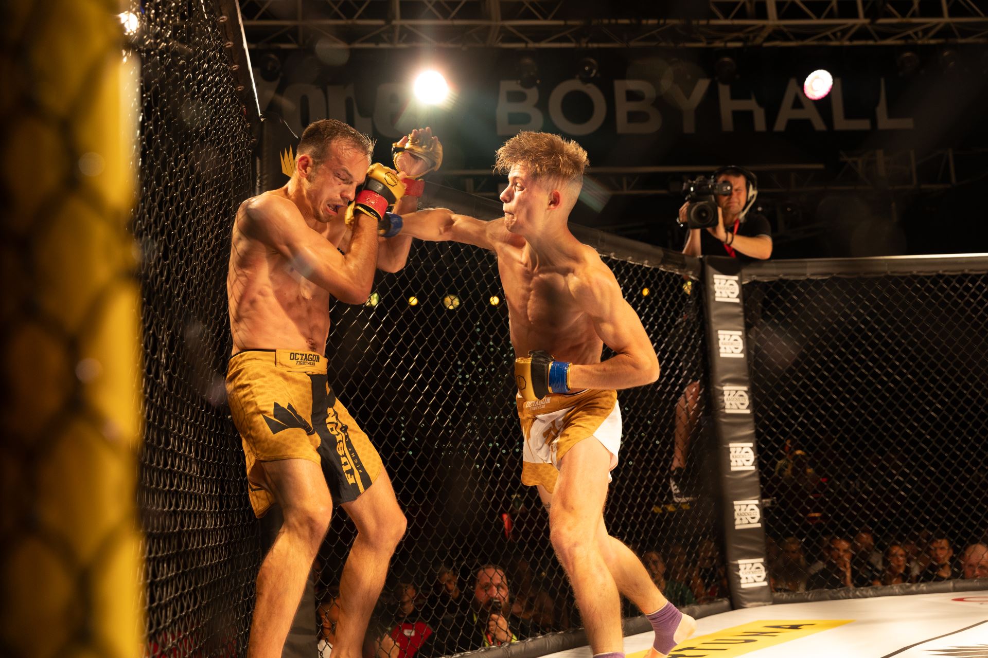Fusion Fight League fanoušky v pátek v Brně bavil. 