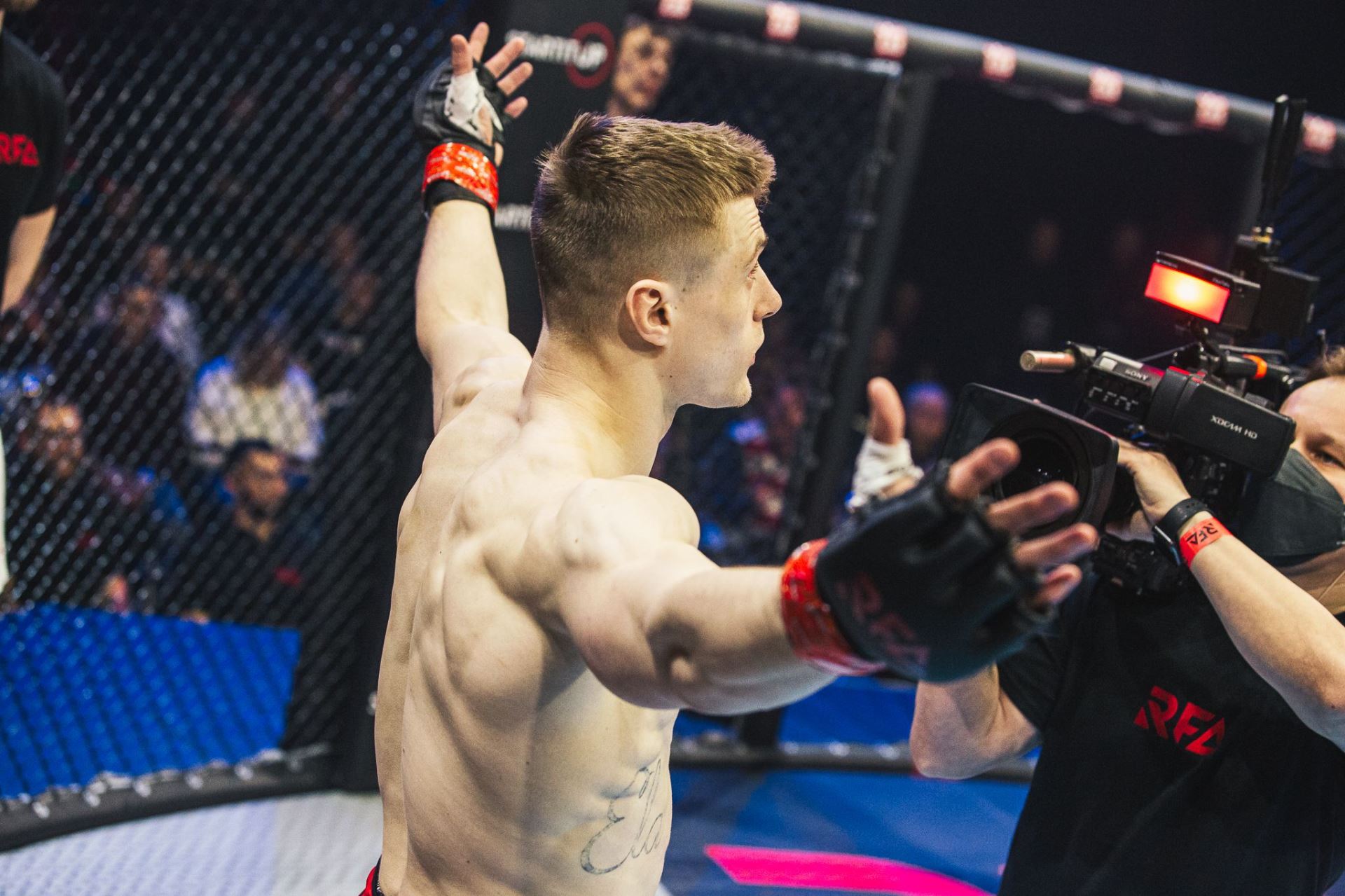 Premiérový galavečer organizace RFA v Bratislavě.