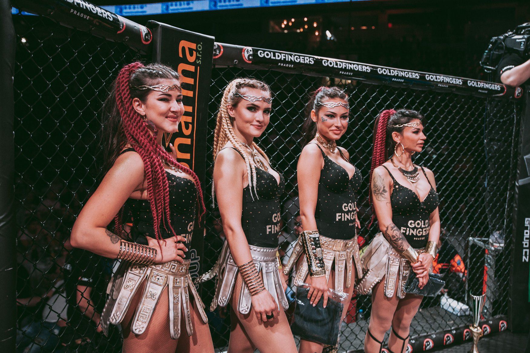 Ring girls nebudou chybět...