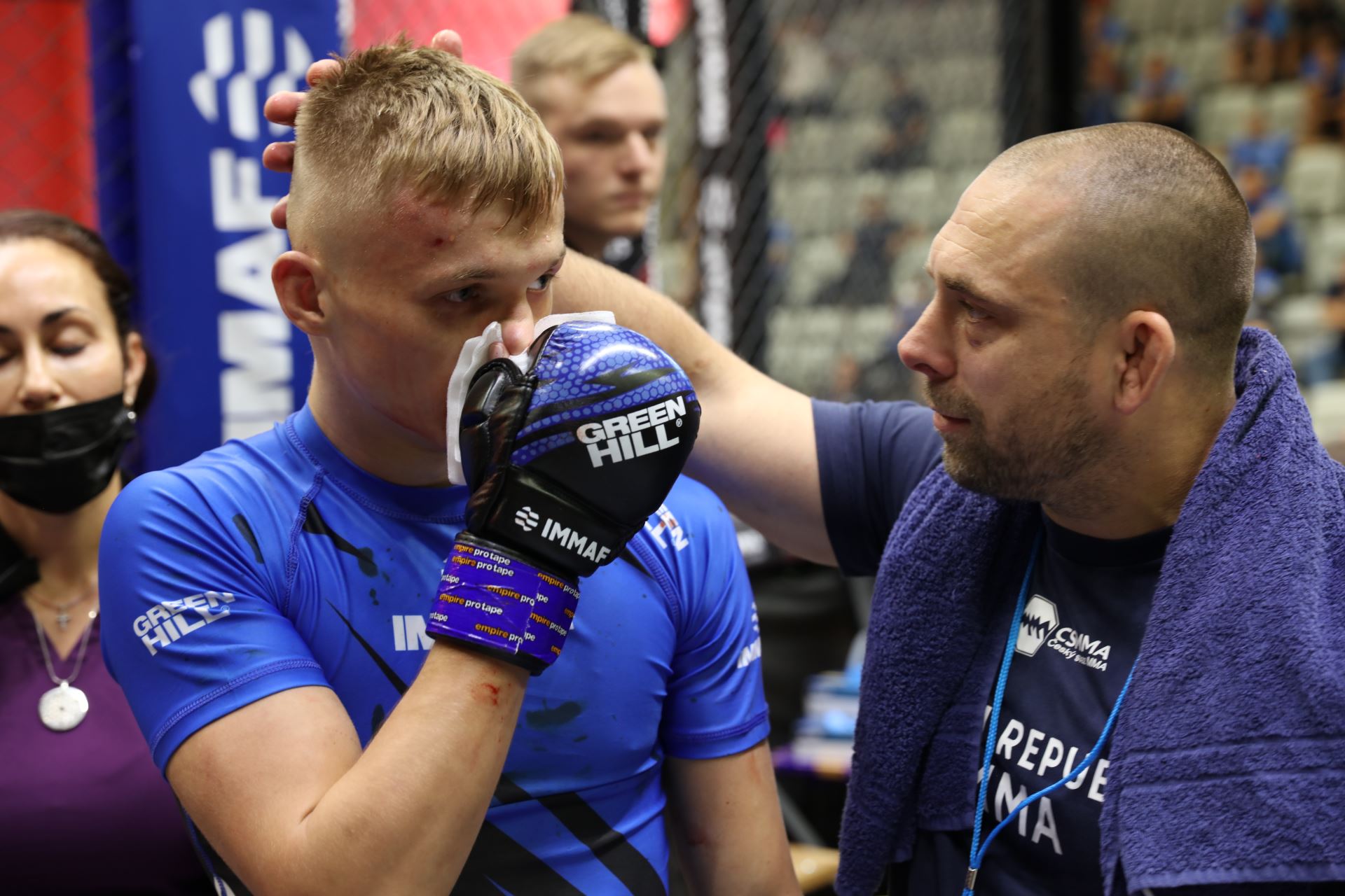 Erik Kutil a trenér Josef Král. Za pár hodin bylo jasno, operace.