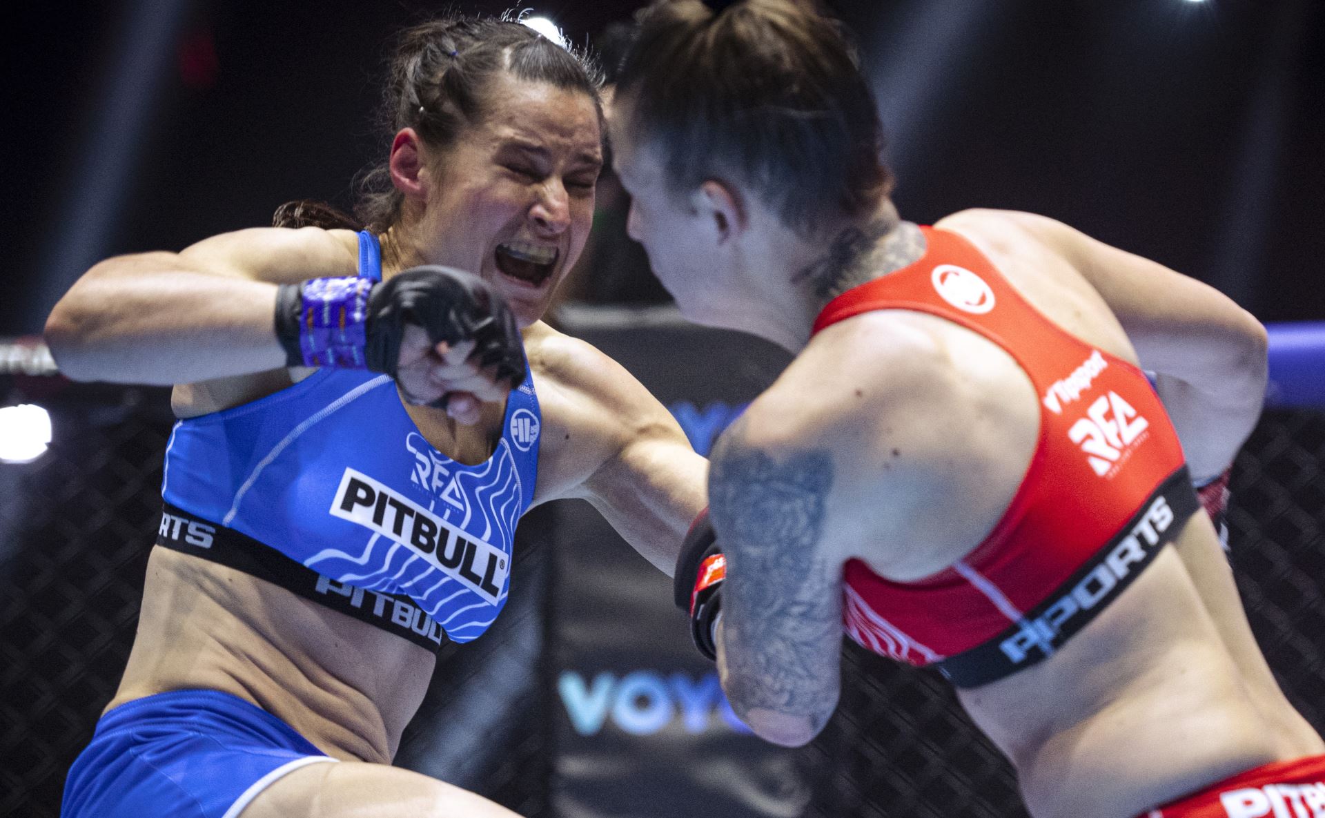 Tohle byla premiéra mezi profíky MMA. Kamila Šimková v ráži.