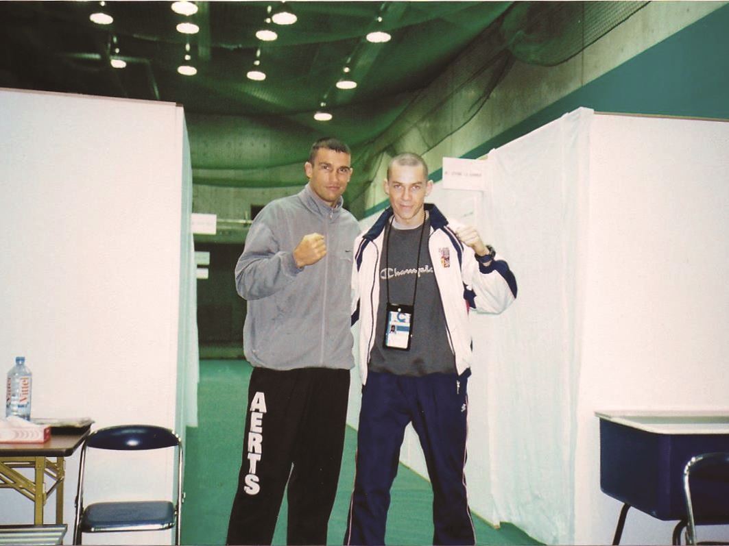 Fotka ve společné šatně s Peter Aertsem na finále WGP K1 v Tokiu 2001.