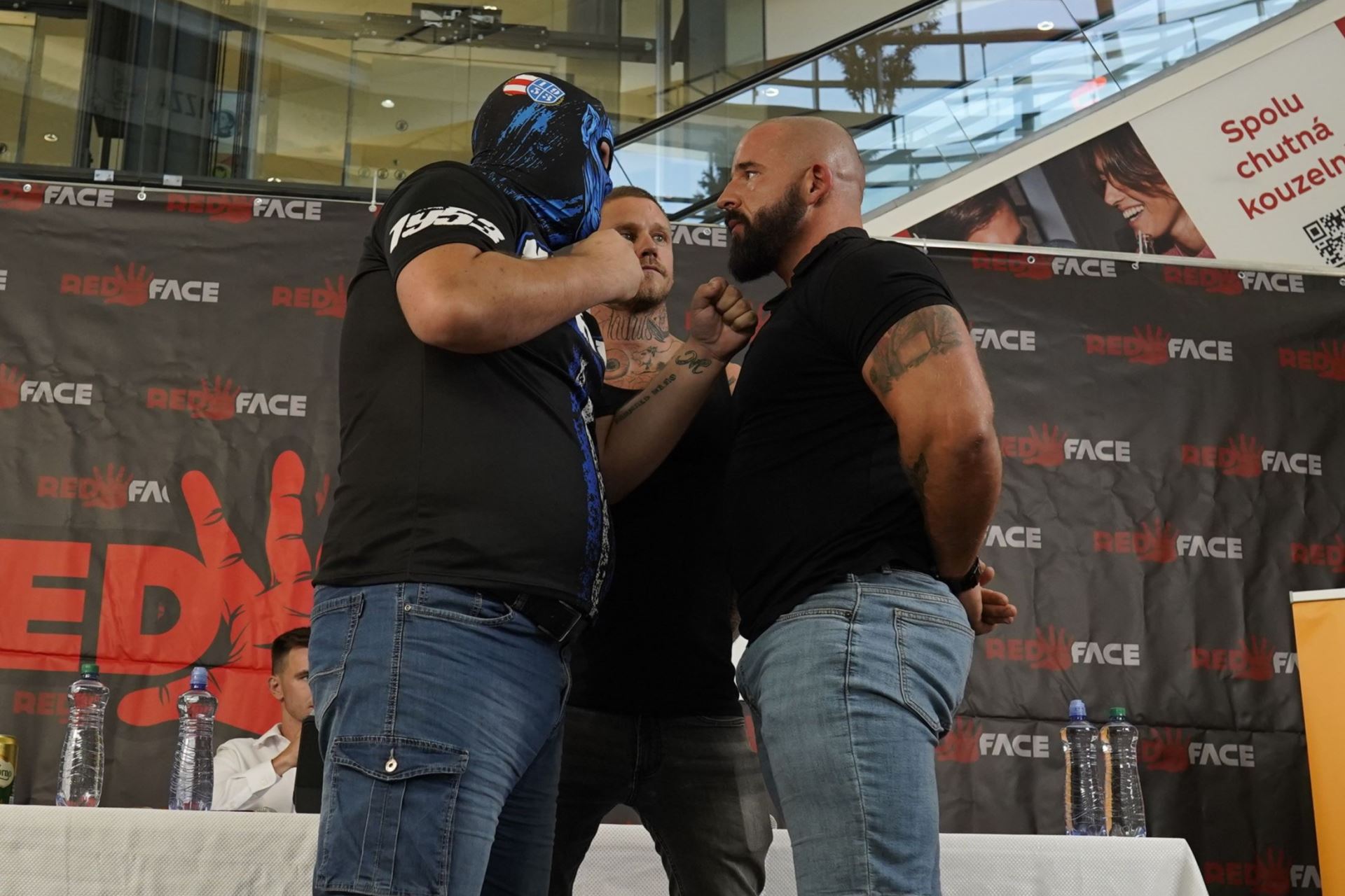 Petr Pastýřík vs. Michal Severa alias Ultrapárek. Policista proti chuligánovi.