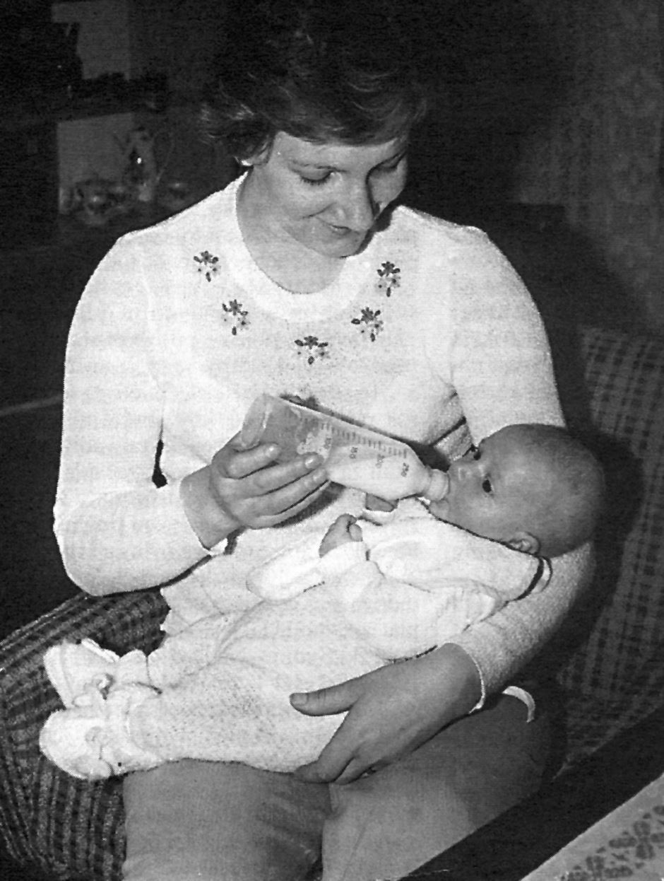 „Máma byla vždycky v pohodě, ale dovedla se i naštvat, když jsme se s bráchou prali. Byl jsem prý divočejší a neklidnější než bratr. Ani nevím, co ze mě chtěla máma mít, ale když jsem se rozhodl pro box, nebyla z toho zrovna nadšená. Která máma by byla ráda, když ji mlátí syna? Na moje zápasy ale chodila, seděla, mlčela a třásla se strachy. Jednou se s tátou pohádali, když na mě začala do ringu křičet: „Rudo, nemlať toho kluka do obličeje. Vždyť mu něco uděláš!“