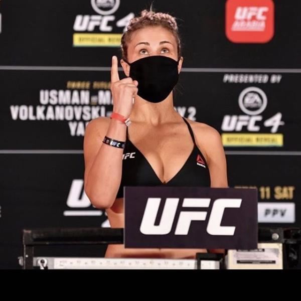 Co viděla VanZantová v UFC? Nakonec to nevyšlo.