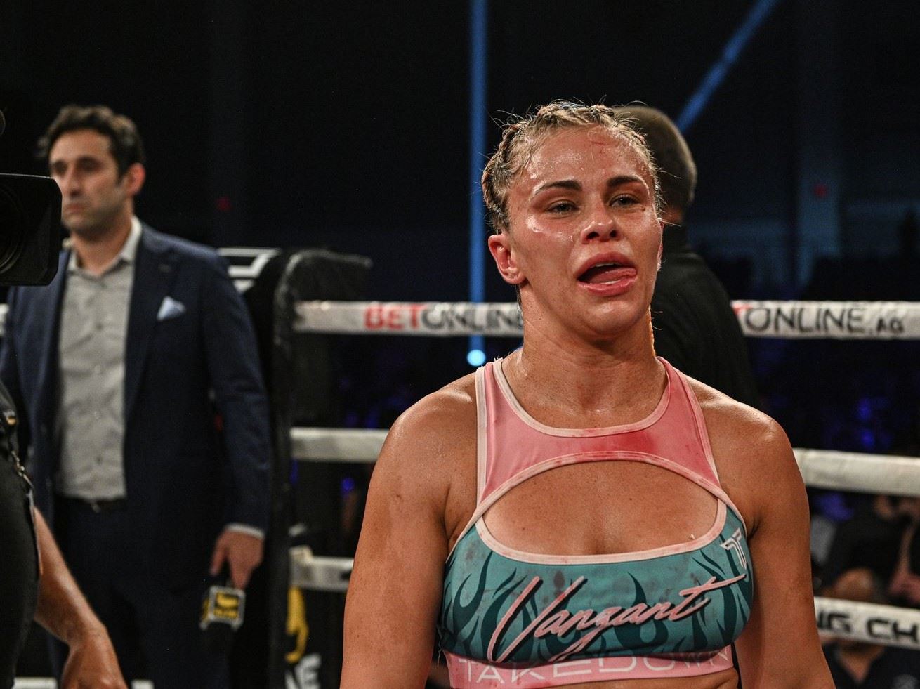 Paige VanZantová se představila americkým vojákům.