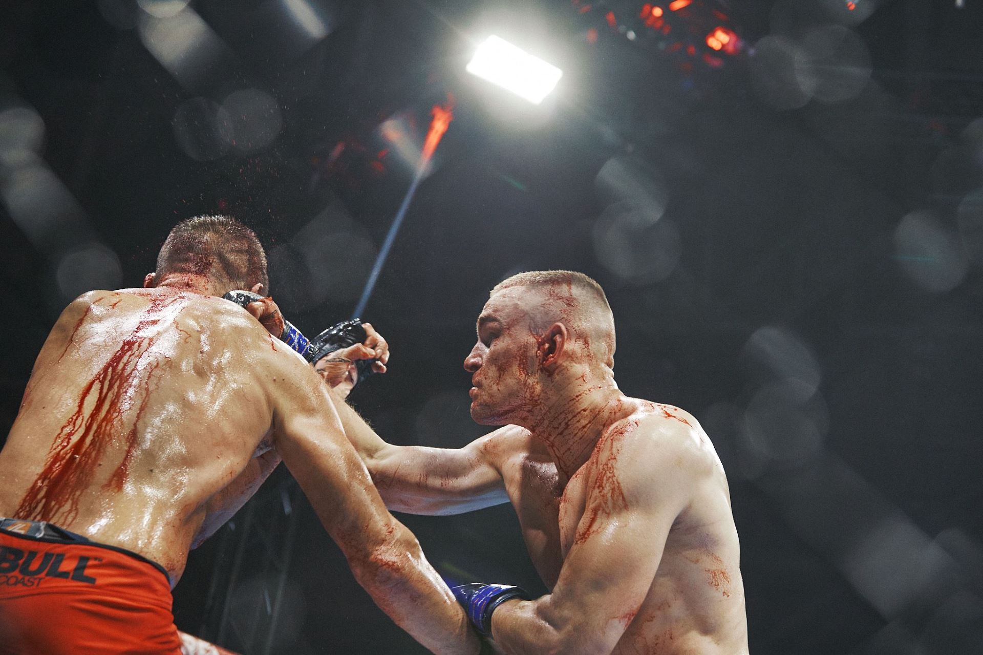 Vojtěch Garba porazil veterána UFC.