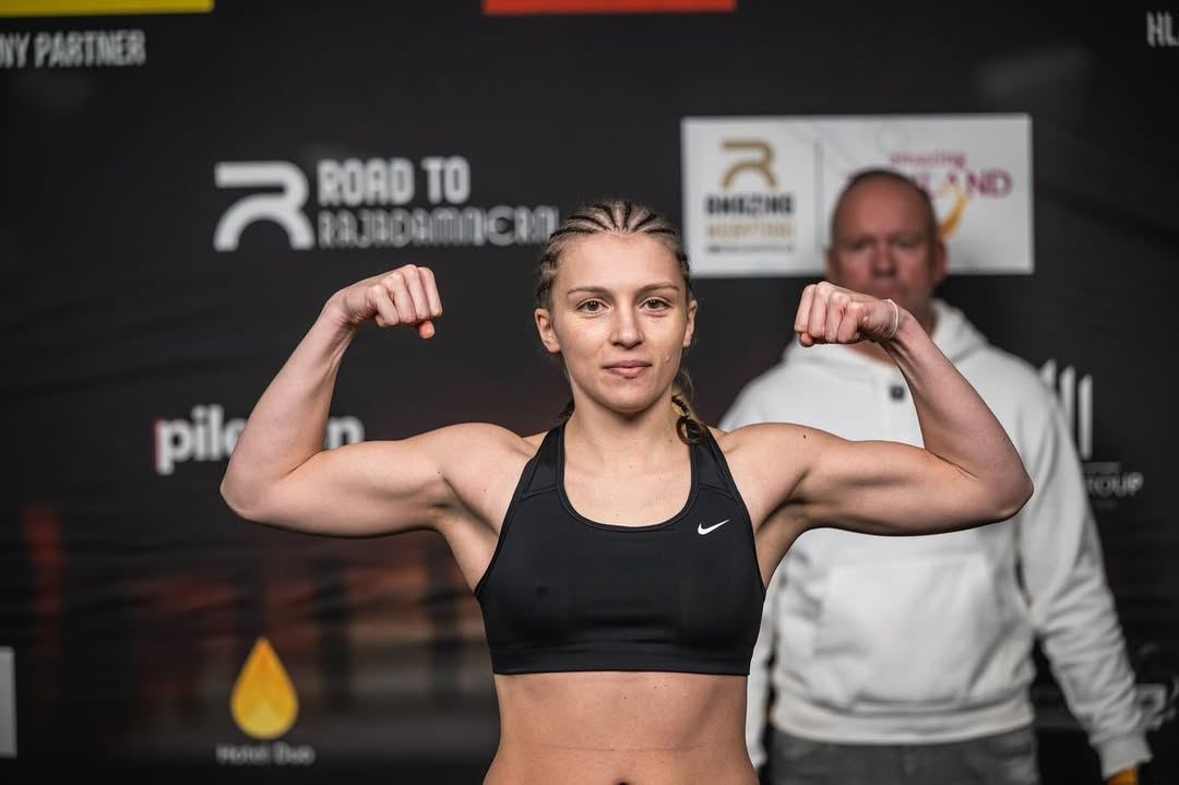 Viktorie Bulínová na váze před zápasem.