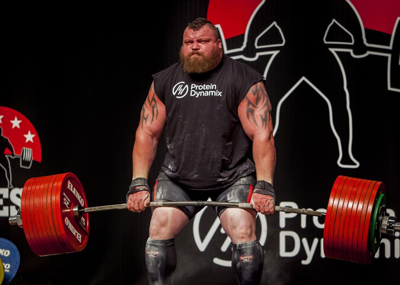 Eddie Hall, mrtvý tah a 500 kg. Co zvládá syn?