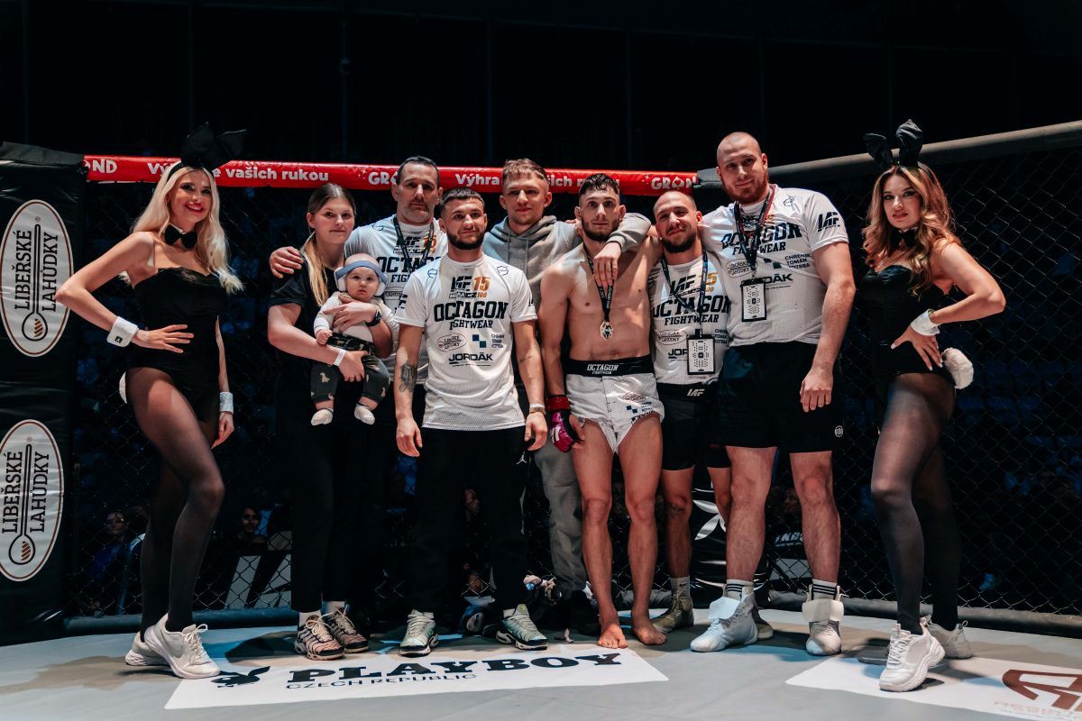 Playboy na galavečeru IAF.