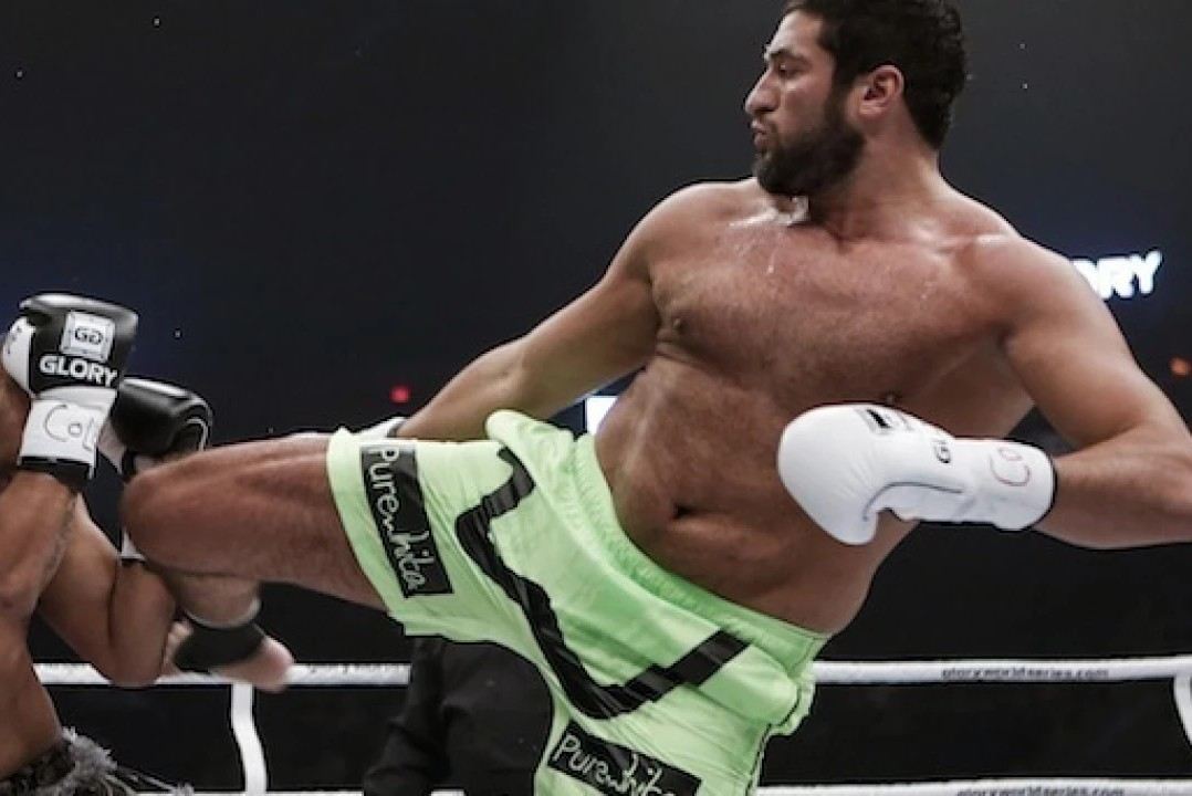 Jamal Ben Saddik v organizaci Glory.