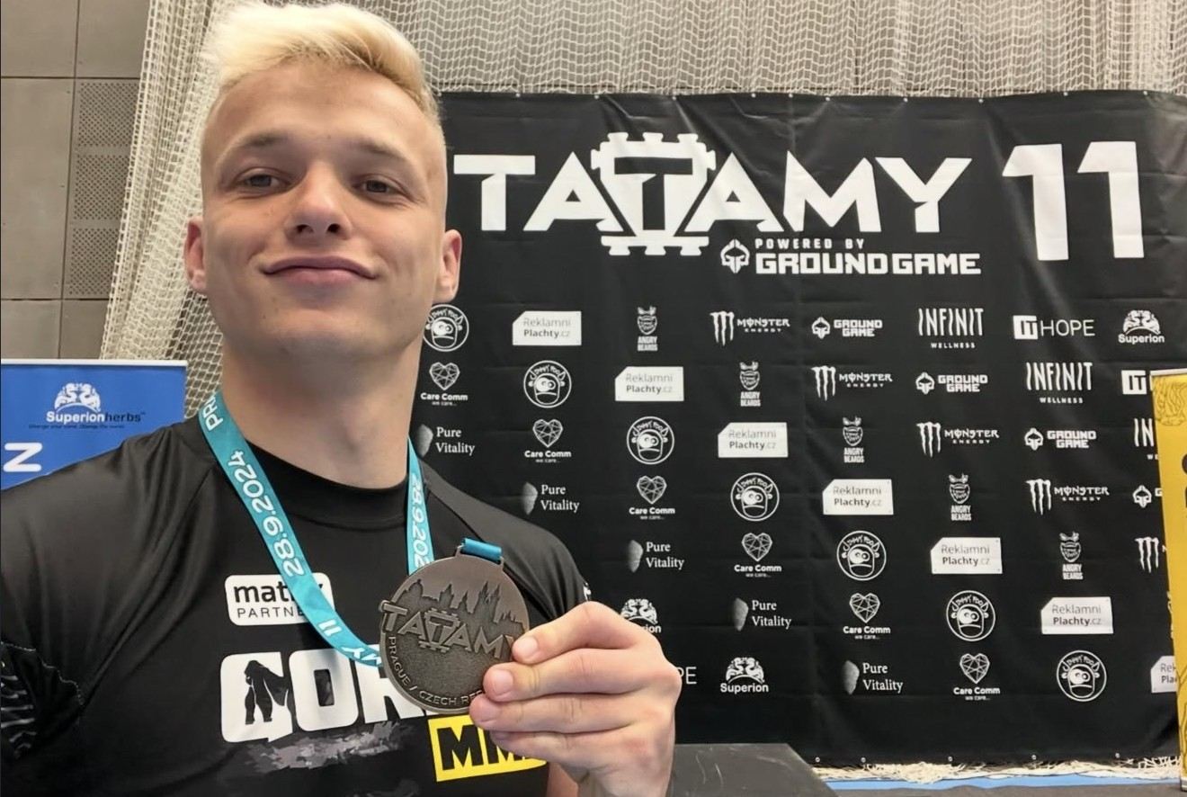 A teď turnaj UFC.