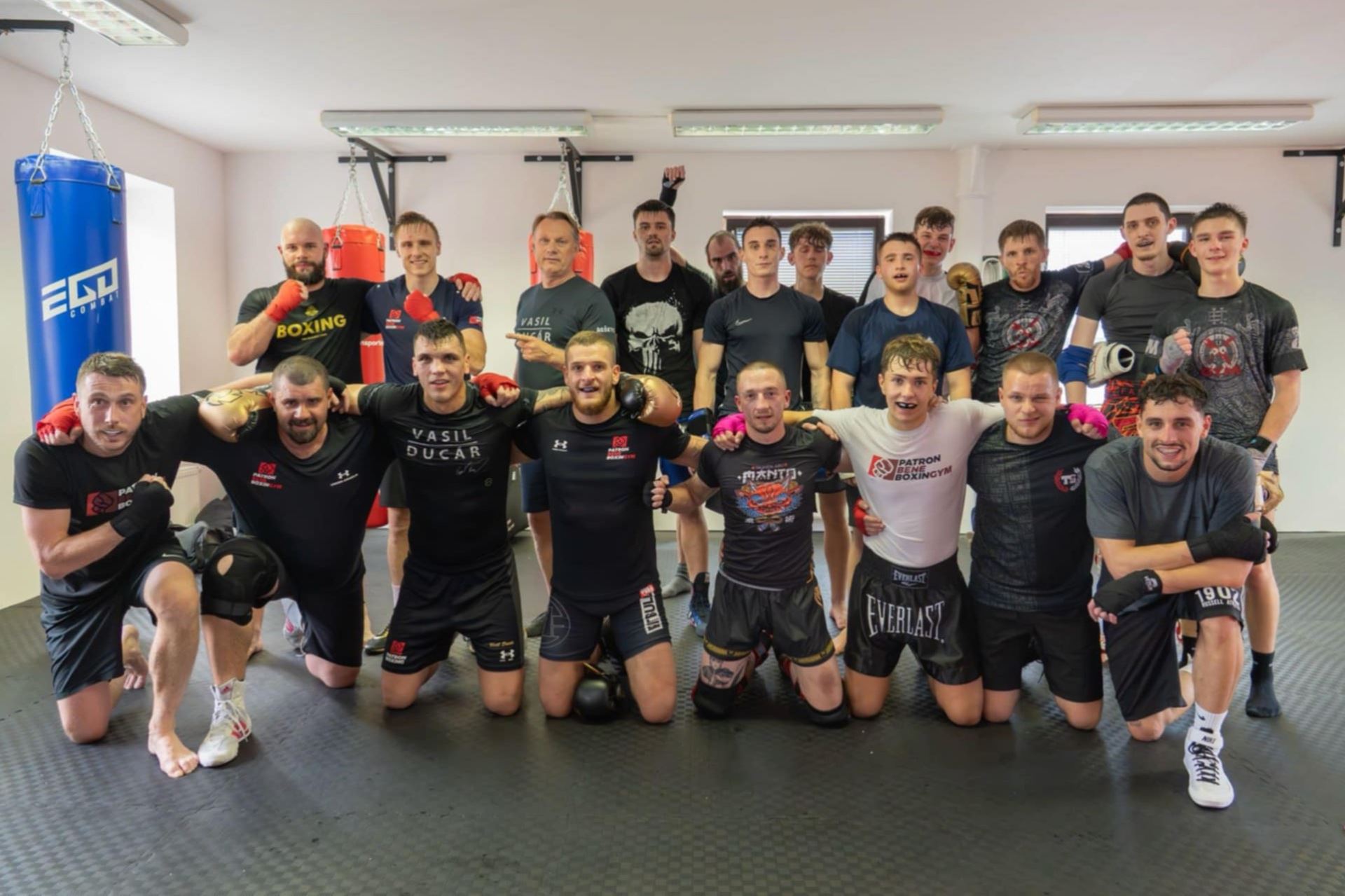 Sobotní otevírání gymu v Benešově. Box a také hostina.