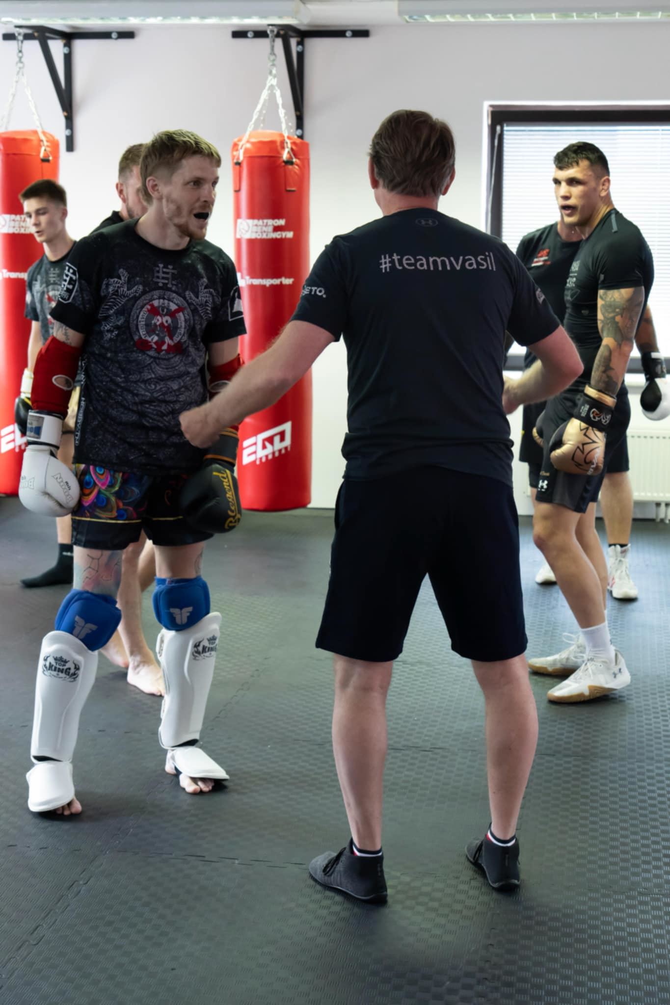 Sobotní otevírání gymu v Benešově. Box a také hostina.