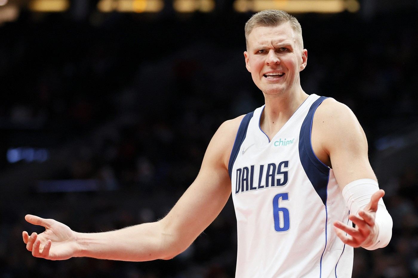 Zažije basketbalista Kristaps Porzingis zápas MMA?