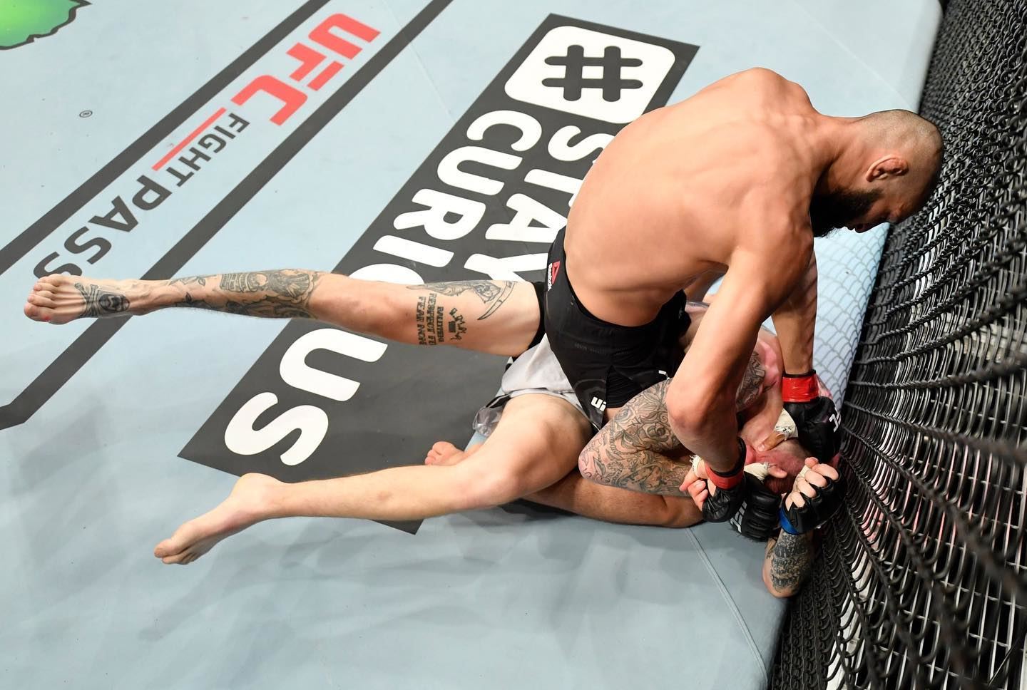 Divoch psal historii UFC. V 10 dnech 2 výhry. Všechny rozbiju, křičí do světa