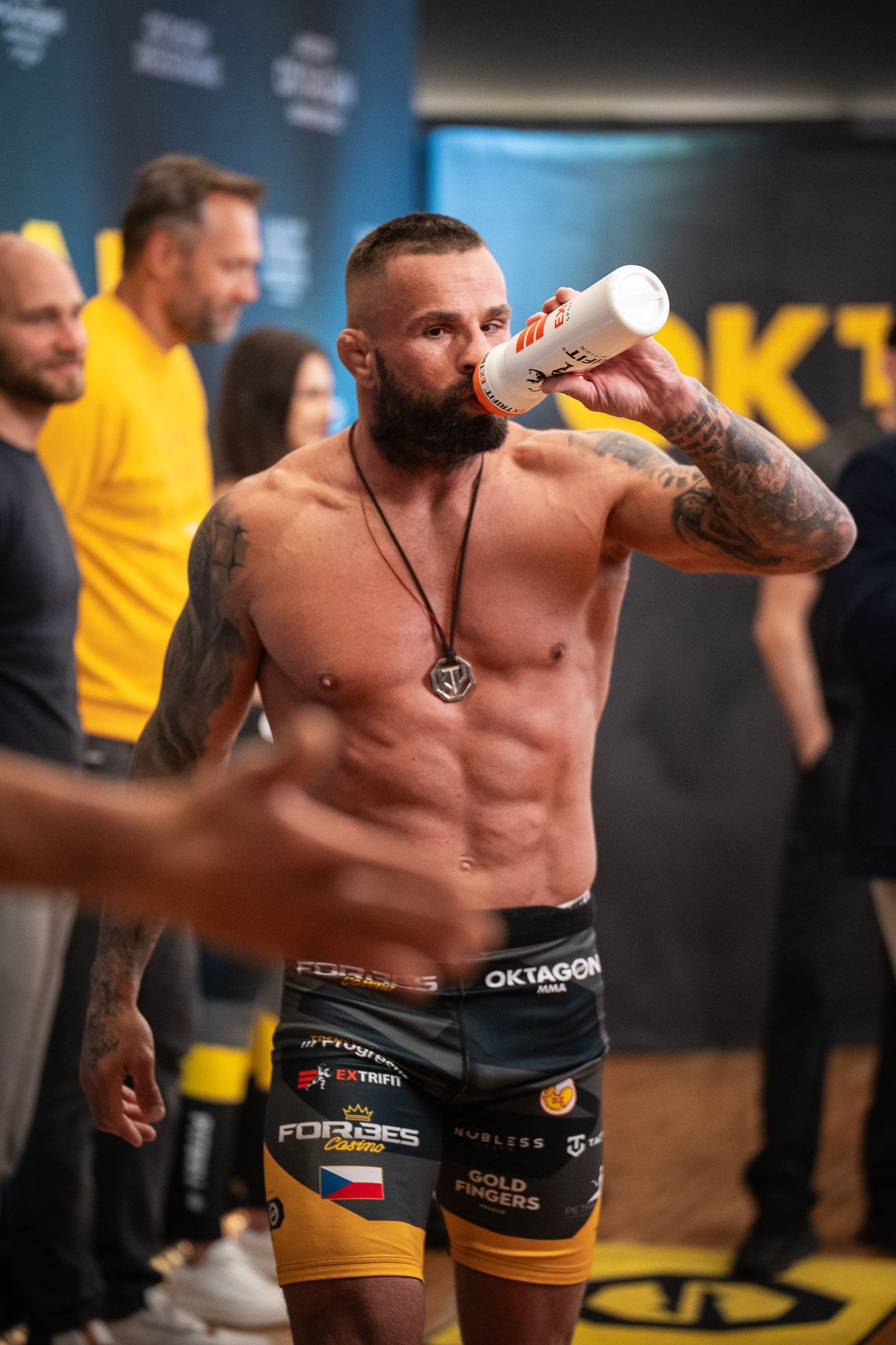 Karlos Vémola a páteční vážení.