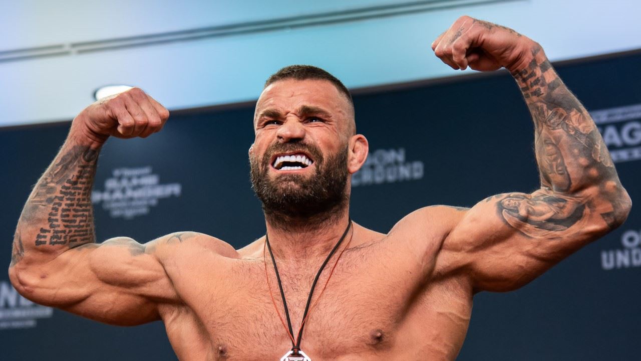 Karlos Vémola.