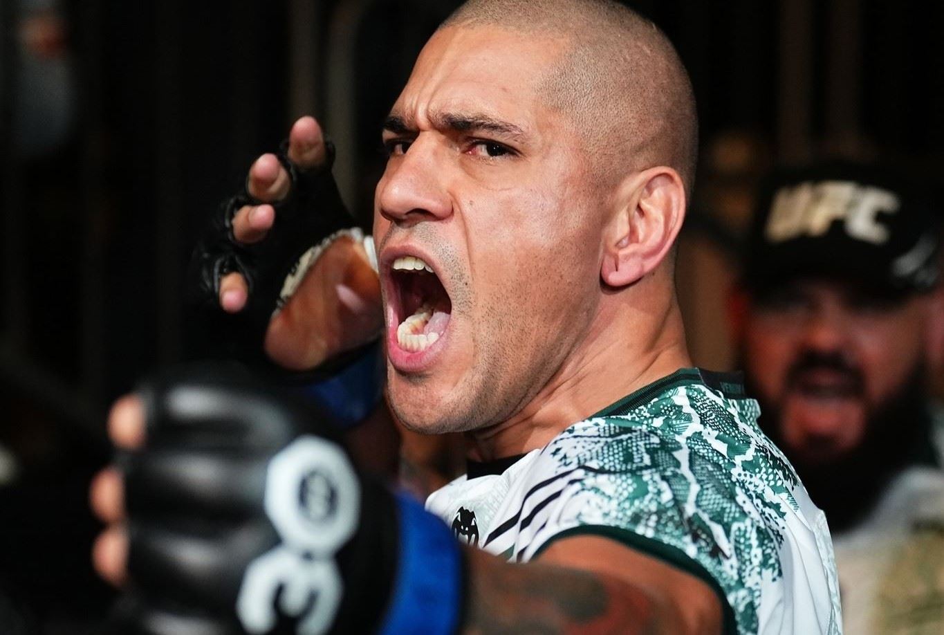 Alex Pereira.