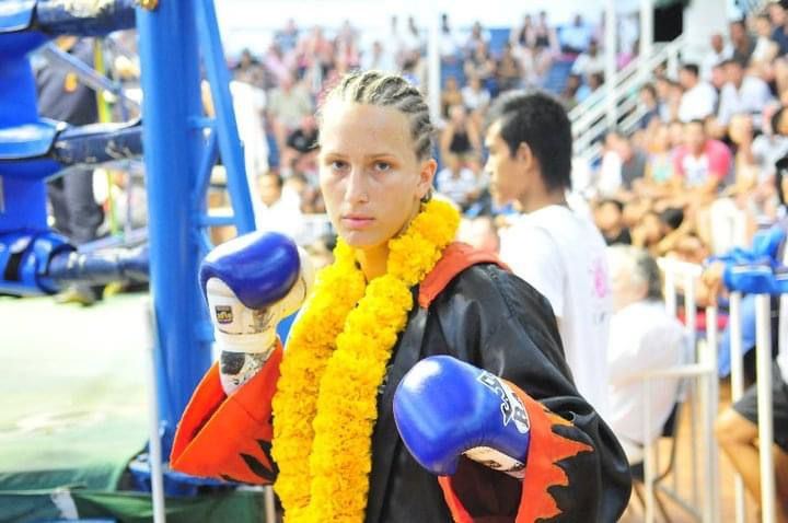 Rok 2011 a můj třetí zápas v Thajsku v Muay Thai. Zápasila jsem s Valentinou Shevchenko, která je nyní šampionkou UFC.