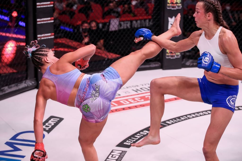 Valeria Loureda v barvách organizace Bellator MMA. Poslední bitvu vyhrála. 