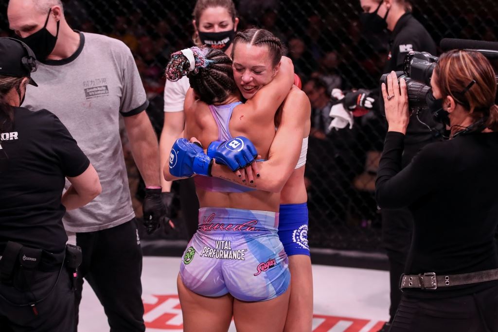 Valeria Loureda v barvách organizace Bellator MMA. Poslední bitvu vyhrála. 