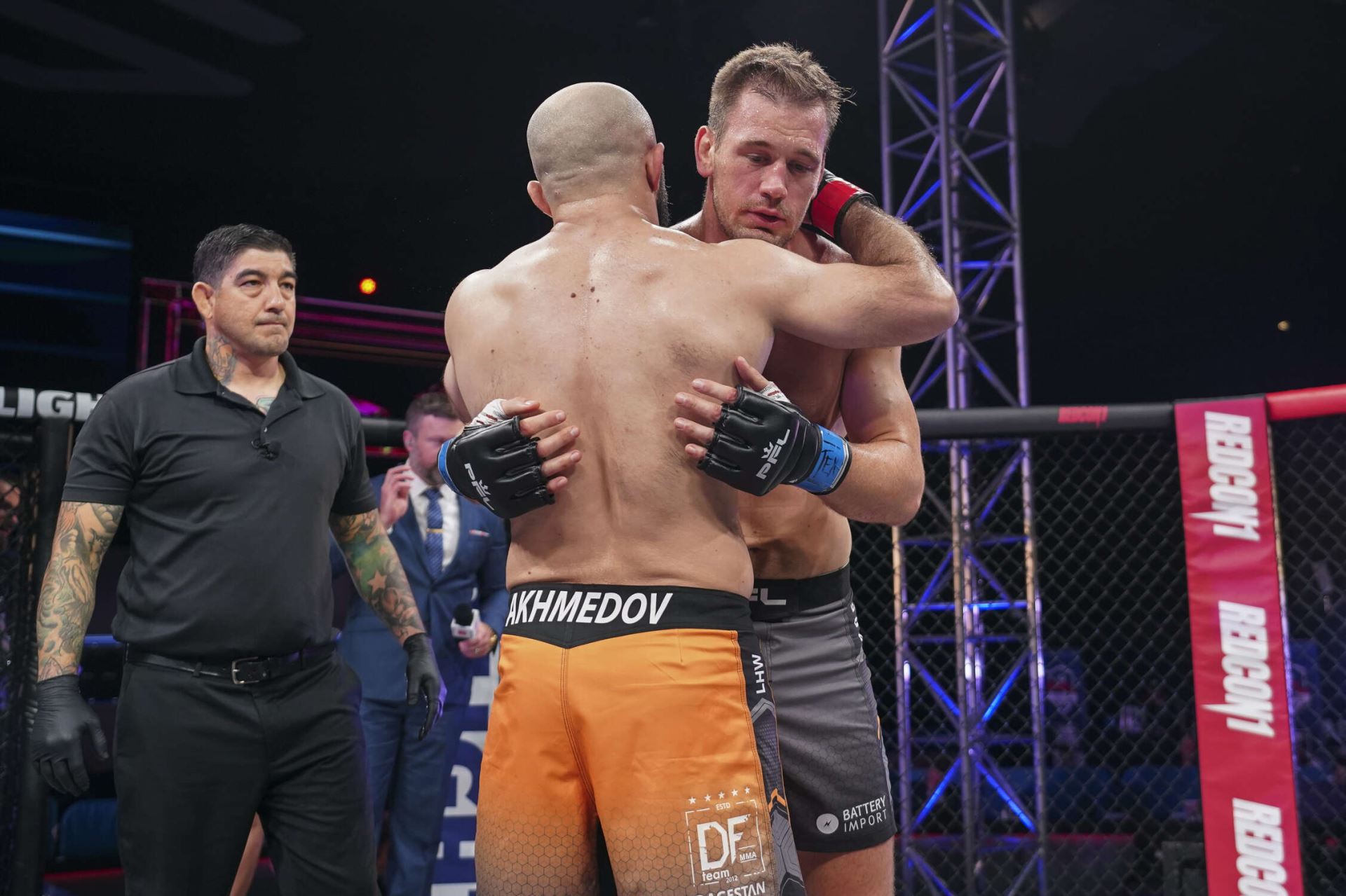 Viktor Pešta v premiéře PFL prohrál na knockout po 85 sekundách.