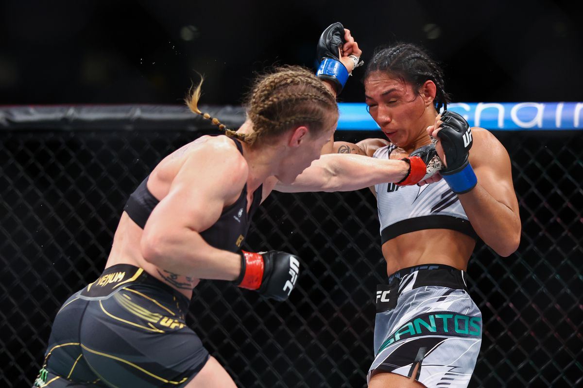 Valentina Shevchenko pás uhájila.