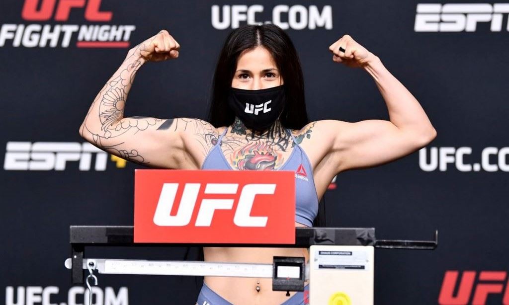 Montserrat ‚Conejo‘ Ruiz vsadila i v UFC vše na jednu kartu, jako vždy. A zase to vyšlo...