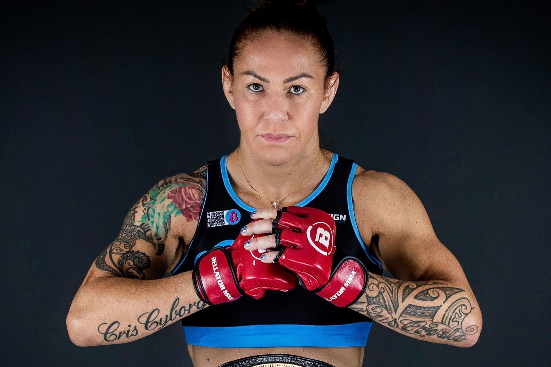 Cris Cyborg dále kraluje.