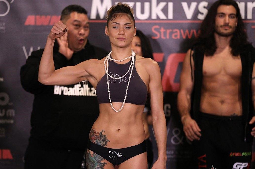 Pearl Gonzalezová ještě v době, kdy zápasila pod organizací Invicta FC. 