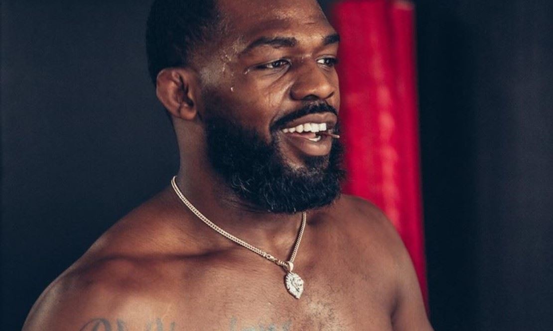 Šampion Jon Jones ladí tělo do těžké divize. Váží už 113 kilo!