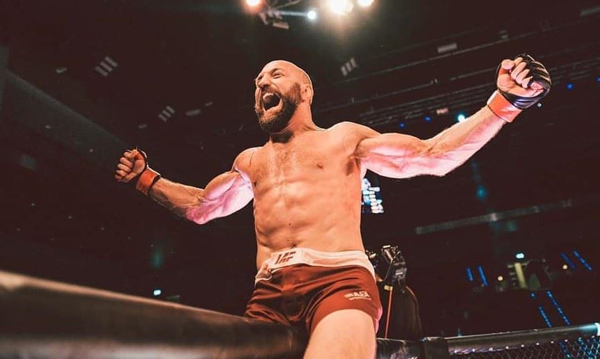 Železný Monster. V MMA jede už přes 20 let. Dočká se titulové bitvy v Oktagonu?