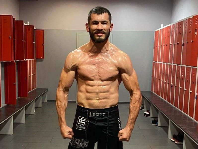  Muradov odletěl do Las Vegas, v UFC chce vyhrát pro dceru. V USA se setká s kamarádem Mayweatherem