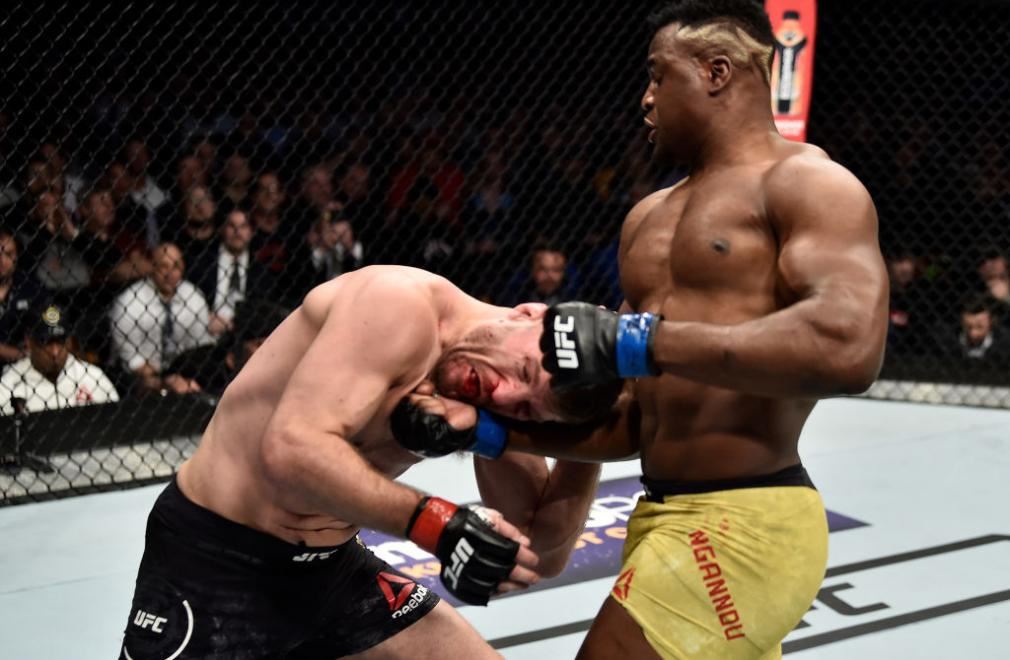 Francis Ngannou z UFC odešel.