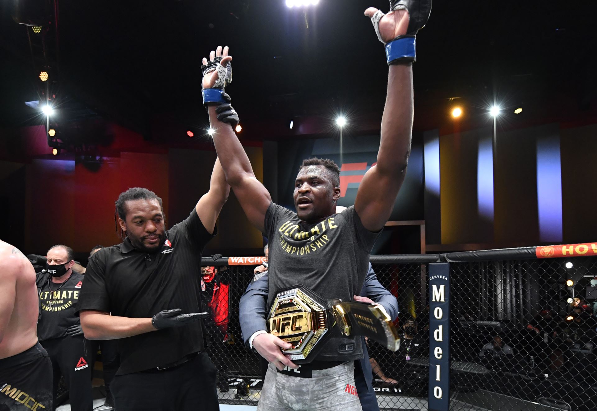 Šampion Francis Ngannou.