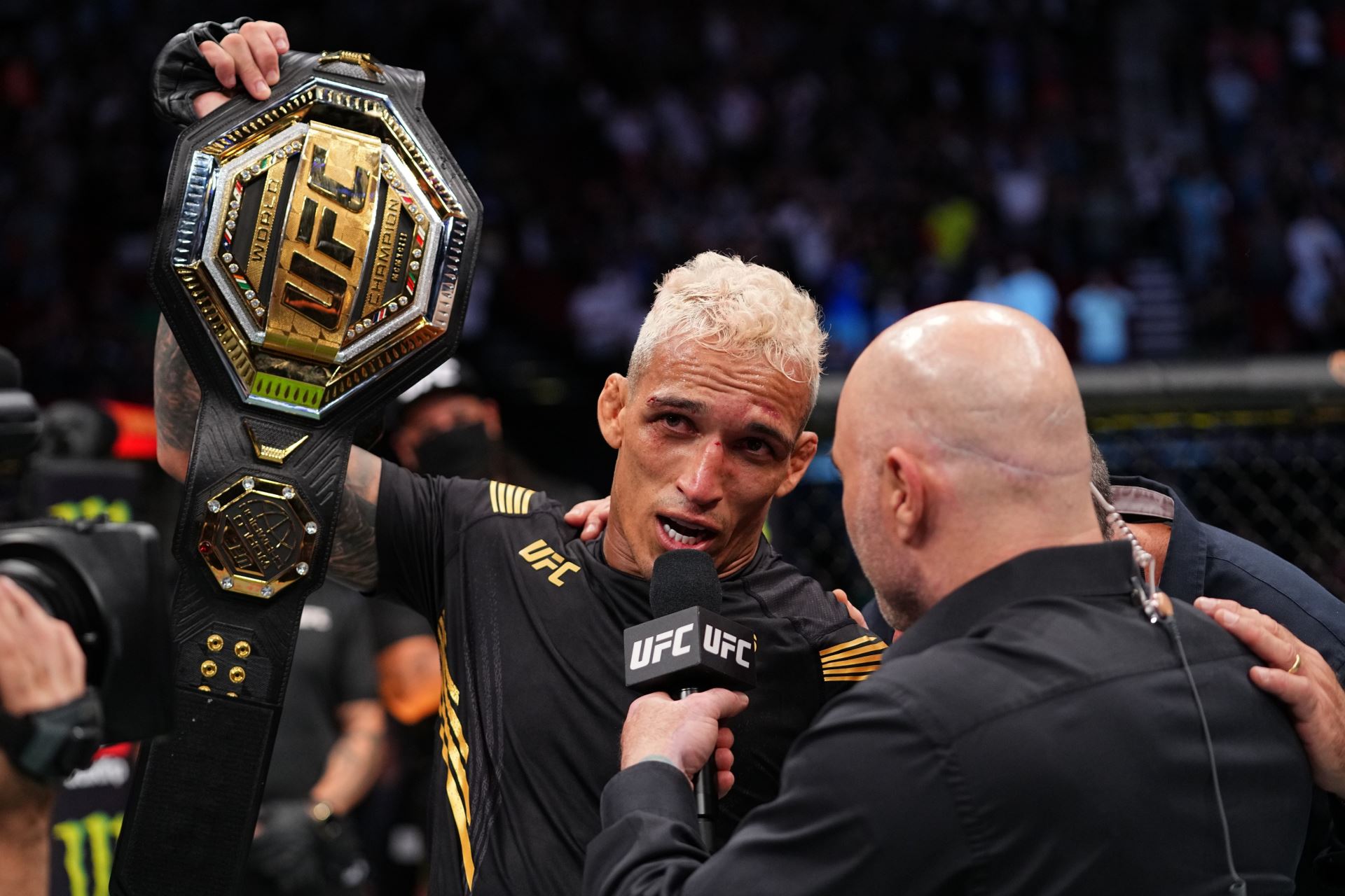 Charles Oliveira, šampion lehké váhy UFC.