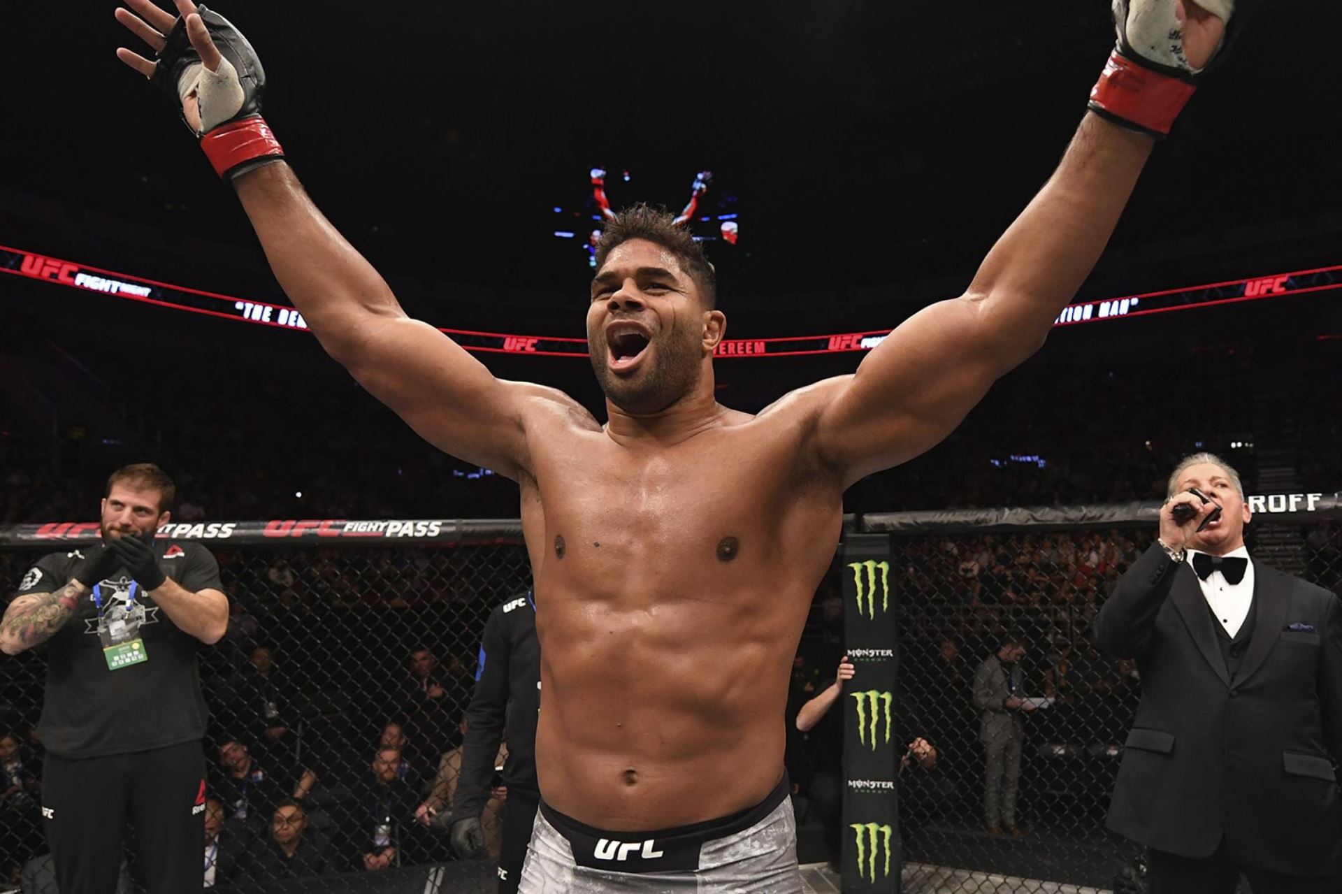 Alistair Overeem v UFC, když vážil okolo 115 kilogramů.