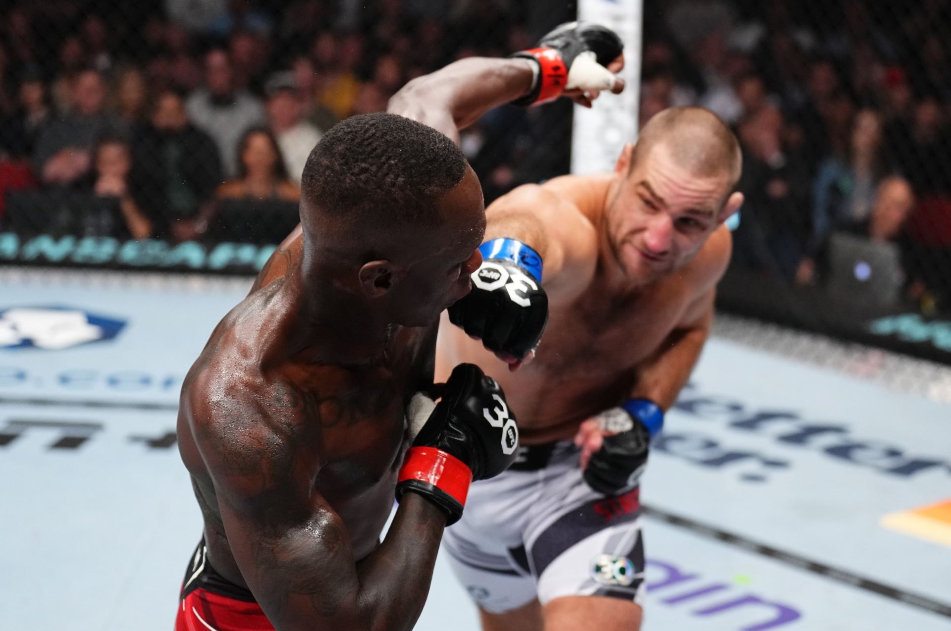 Israel Adesanya padl.