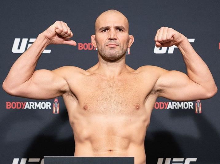 A vyzyvatel Glover Teixeira.